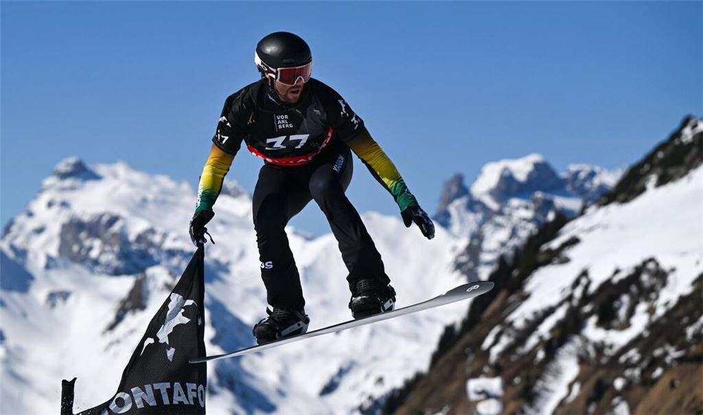 Der australische Snowboarder Cameron Bolton hat sich im Training zwei Halswirbel gebrochen. (Archivbild)