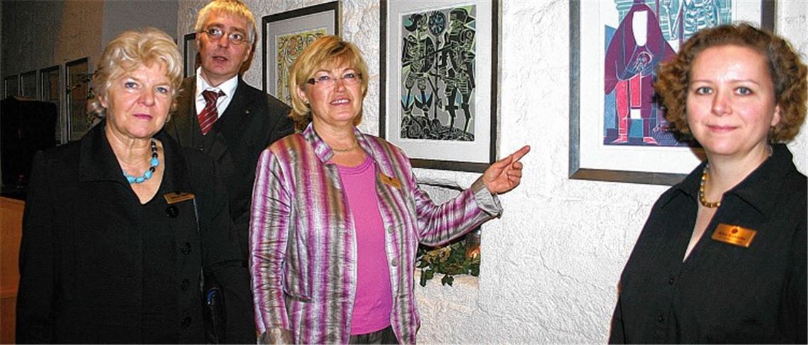 Der berühmte „Totentanz von Basel“ von HAP Grieshaber wurde im November 2009 im Rahmen einer Matinee des Inner Wheel Clubs (IWC) Kraichgau-Stromberg in Maulbronn präsentiert. Nun können sich die Besucher der Kunstnacht einen Eindruck von den Werken verschaffen.Archivfoto: Stahlfeld