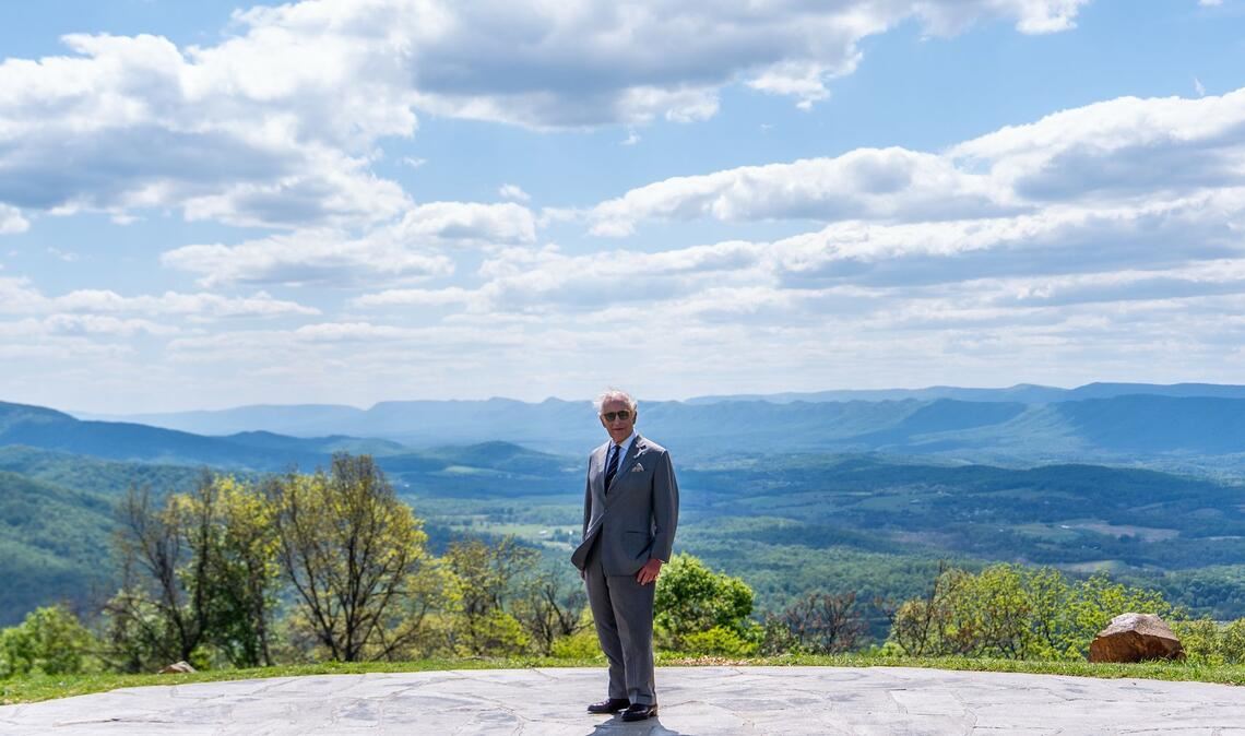 Der britische König Charles III. wird mit dem Shenandoah National Park im Hintergrund bei seinem Besuch in den USA fotografiert.