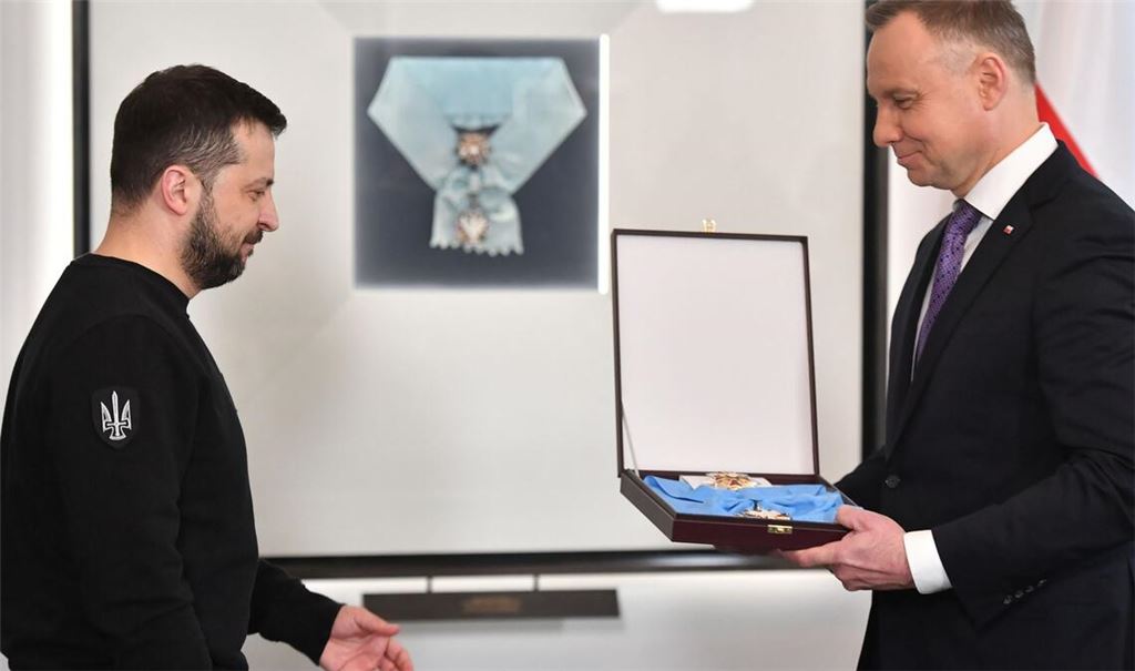 Der damalige Präsident Andrzej Duda hatten Selenskyj den Orden vor drei Jahren überreicht. (Archivbild)