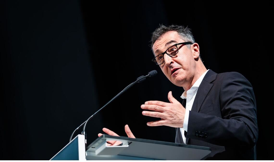 Der designierte Ministerpräsident Cem Özdemir (Grüne) formulierte beim Parteitag einen Führungsanspruch der Grünen.