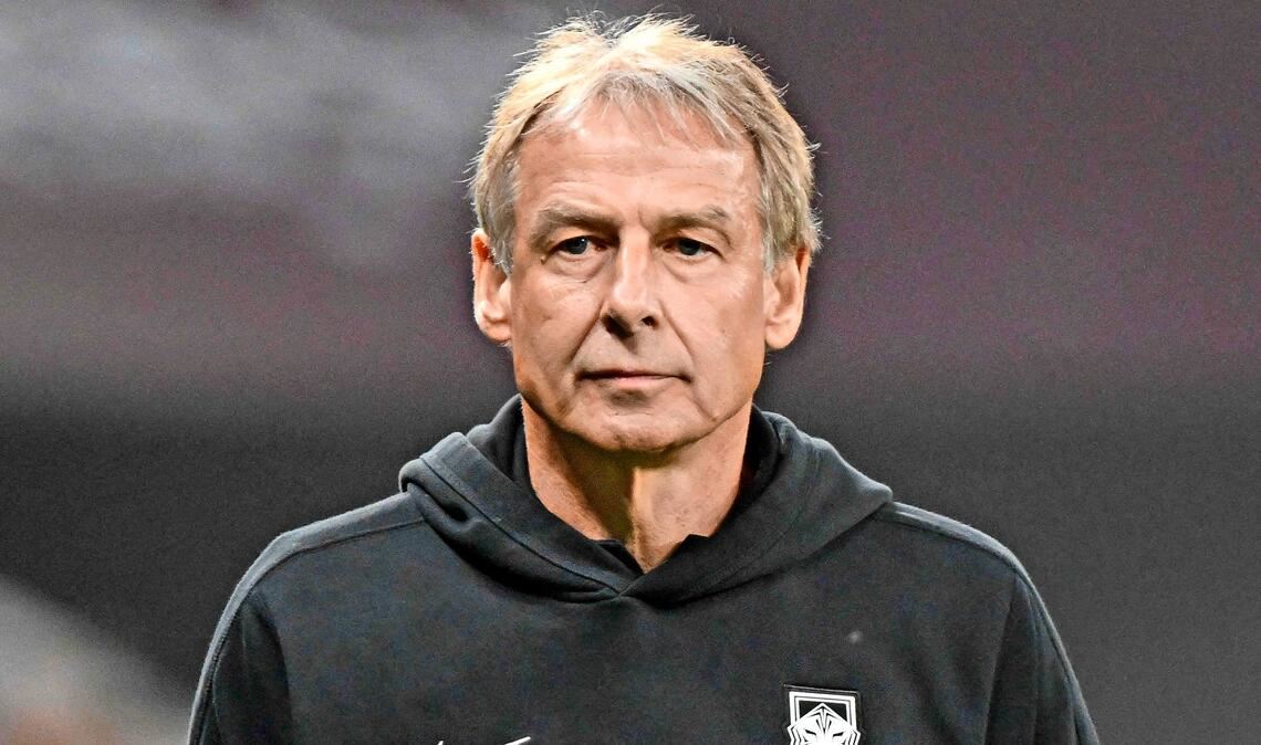 Der ehemalige Bundestrainer Jürgen Klinsmann (61) hat die DFB-Elf  vor politischen Gesten bei der anstehenden Fußball-WM  gewarnt (Archivfoto).
