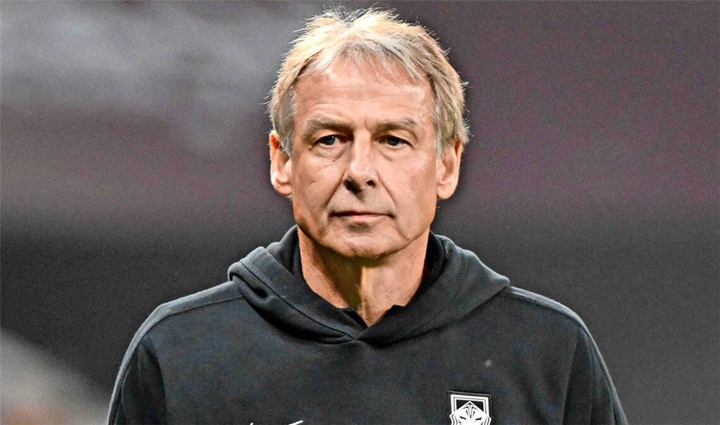 Der ehemalige Bundestrainer Jürgen Klinsmann (61) hat die DFB-Elf  vor politischen Gesten bei der anstehenden Fußball-WM  gewarnt (Archivfoto).
