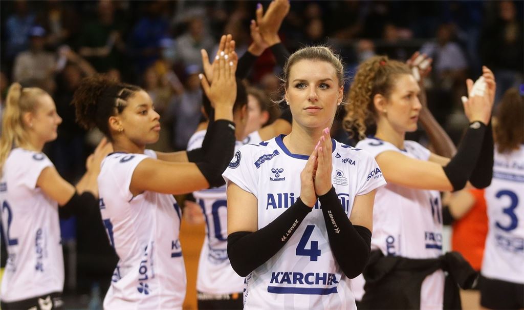 Der erste Titel ist weg: Britt Bongaerts, die neue Zuspielerin von Allianz MTV Stuttgart – in unserer Bildergalerie finden Sie den kompletten Kader des Meisters und Pokalsiegers.