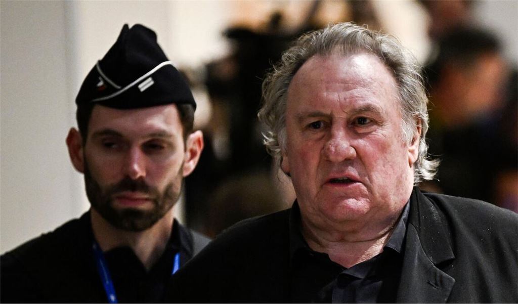 Der französische Schauspieler Gérard Depardieu soll sich wegen Vergewaltigungsvorwürfen vor Gericht. (Archvibild)