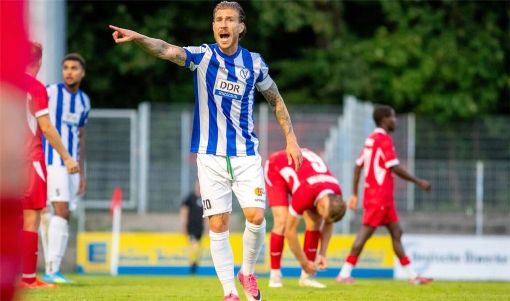 Der frühere Kickers-Stürmer Philip Türpitz spielte mit VSG Altglienicke im DFB-Pokal gegen den VfL Wolfsburg - und schied unglücklich aus.