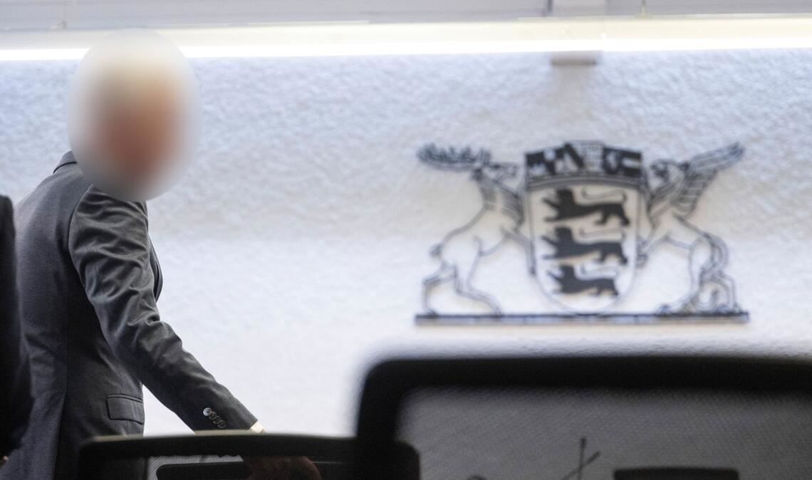 Der frühere Polizeiinspekteur Andreas R. sitzt erneut auf der Anklagebank.