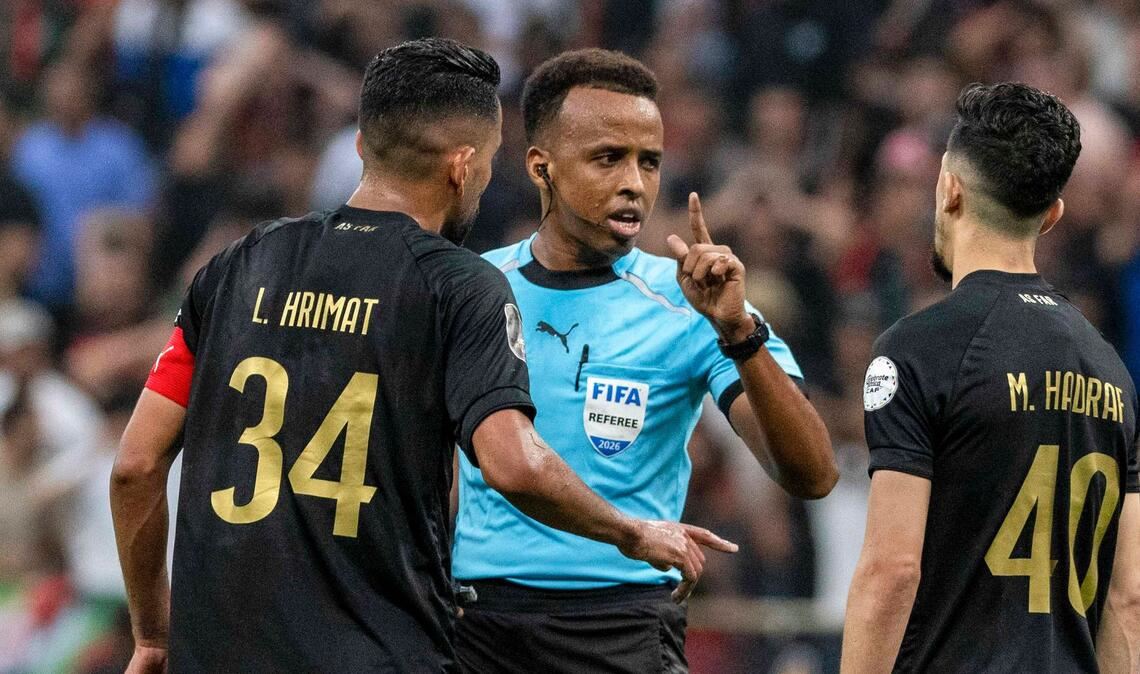 Der für die Fußball-WM vorgesehene Schiedsrichter Omar Artan durfte nicht in die USA einreisen. (Archivbild)
