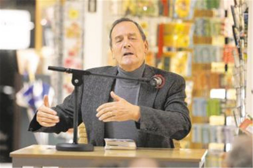 Der gebürtige Pforzheimer Ulrich Ritzel hat unter anderem im Schmuckmuseum für seinen aktuellen Krimi recherchiert.