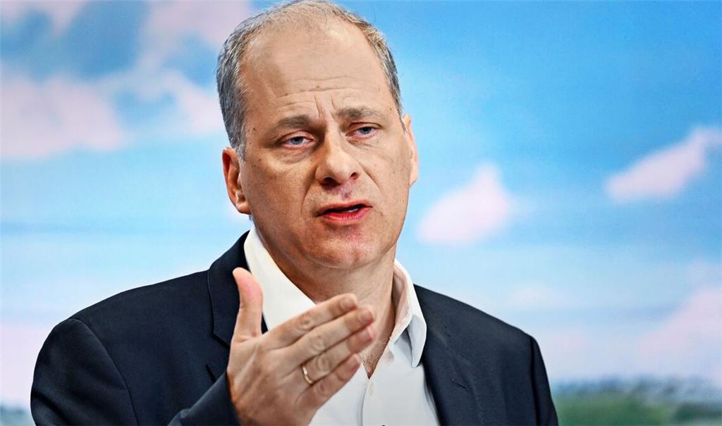 Der gesamte EnBW-Vorstand verdiente 2025 mehr als sieben Millionen Euro – Konzernlenker Georg Stamatelopoulos liegt auch beim Gehalt an der Spitze.