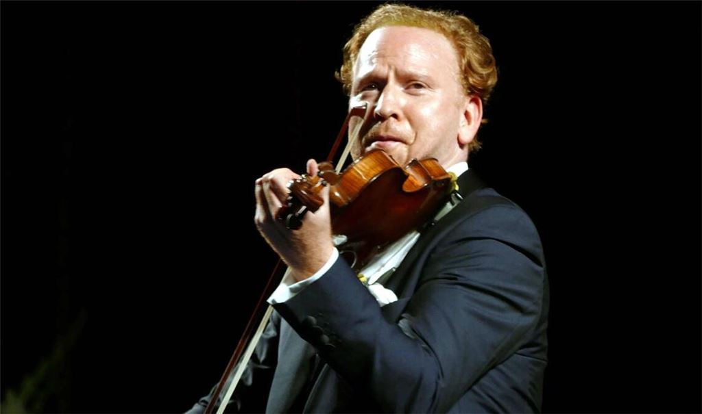 Der irisch-deutsche Geiger Daniel Hope leitet das Kammerorchester Zürich seit 2016.