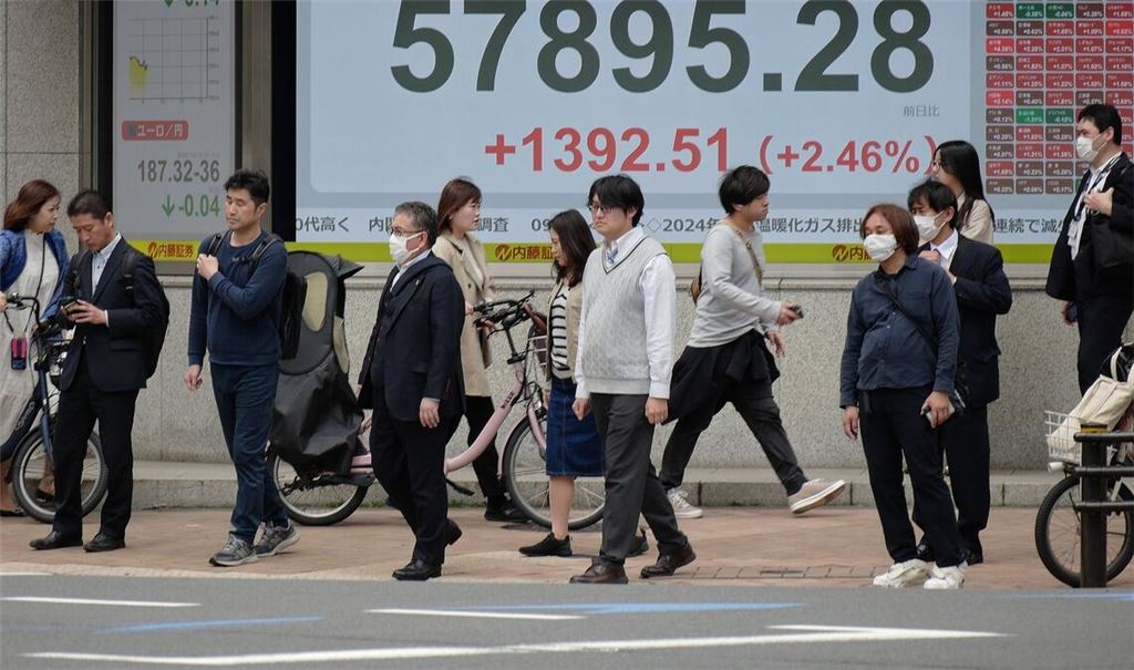 Der japanische Leitindex Nikkei 225 ist positiv in den Handelstag gestartet.