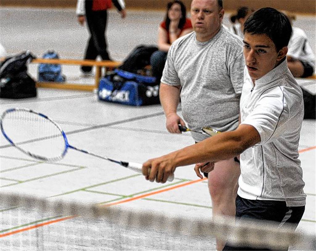 Der junge Julian Bopp (re. mit Marco Schmid) rückt neu ins erste Illinger Team. Foto: Fotomoment