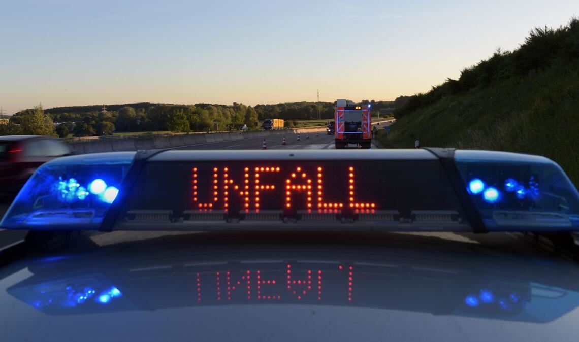 Der junge Mann kam bei dem Unfall ums Leben. (Symbolfoto)