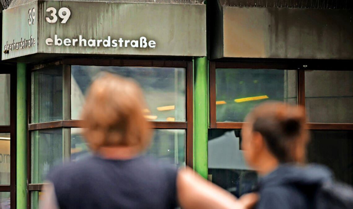 Der katastrophale Zustand des Gebäudes, in dem sich die Ausländerbehörde befindet, trägt zum schlechten Image bei.