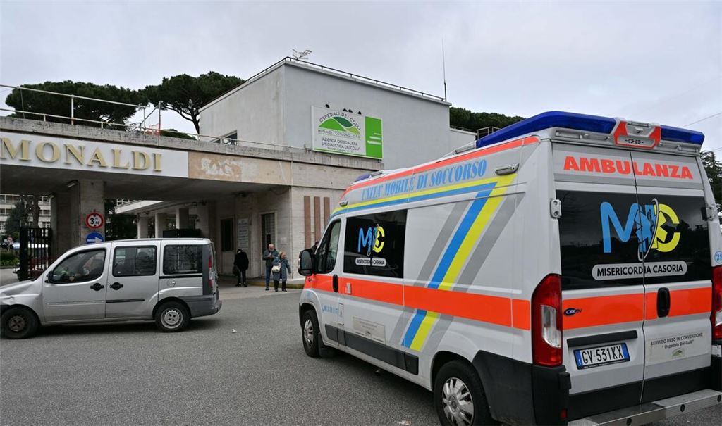 Der kleine Junge wird in der Monaldi-Klinik von Neapel behandelt.