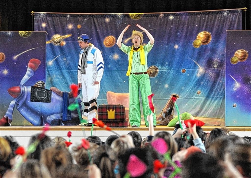 „Der kleine Prinz“ als Kinderoper wird im Uhlandbau Mühlacker für Kinder der Schillerschule aufgeführt. Foto: Fotomoment