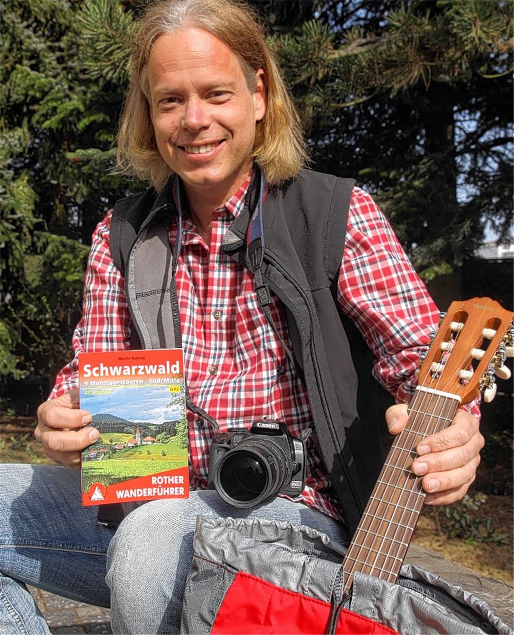 Der kompakte Führer macht’s möglich: Der Ötisheimer Musiklehrer Martin Kuhnle liebt das Wandern im Schwarzwald und lässt andere Menschen an seiner Leidenschaft teilhaben. 