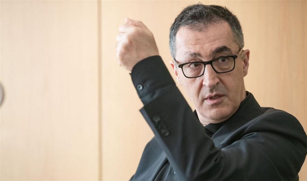 Der künftige Ministerpräsident Cem Özdemir will dem Nachbarland Bayern auf wichtigen Zukunftsfeldern Konkurrenz machen.