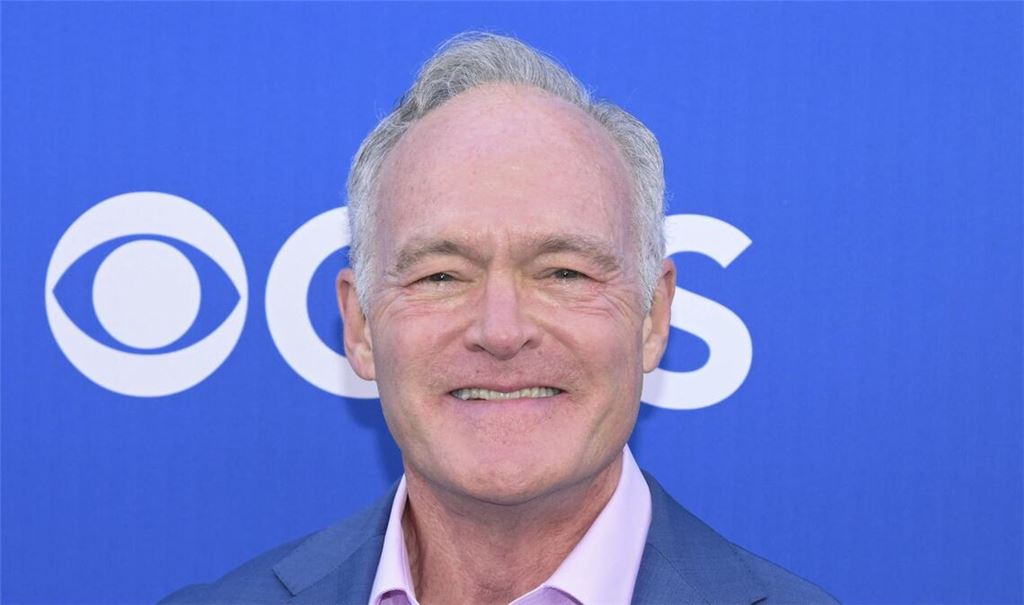 Der langjährige Korrespondent von CBS, Scott Pelley, wurde entlassen.
