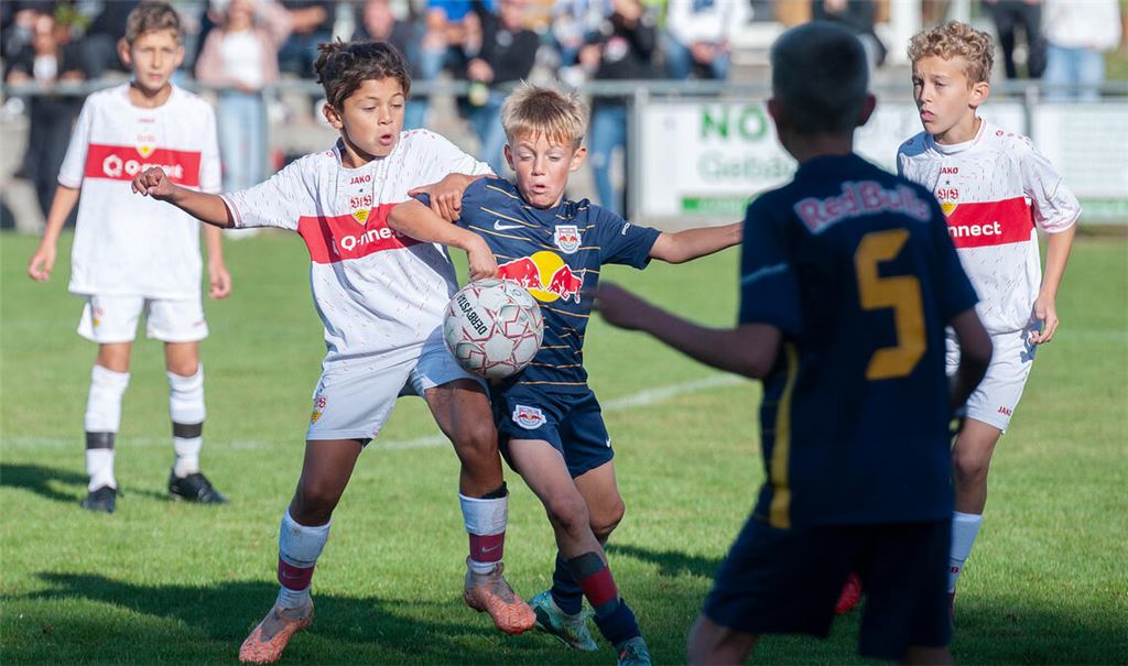 Der nachwuchs des VfB Stuttgart muss sich gegen RB Salzburg beweisen. 