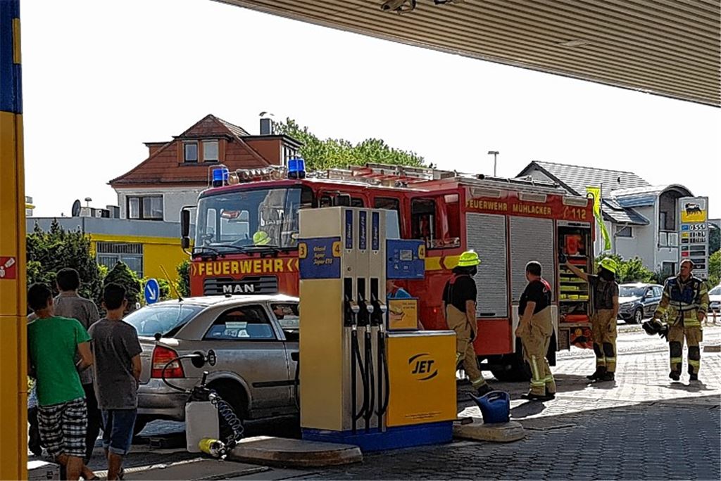 Dreifach-Alarm hält Einsatzkräfte in Atem