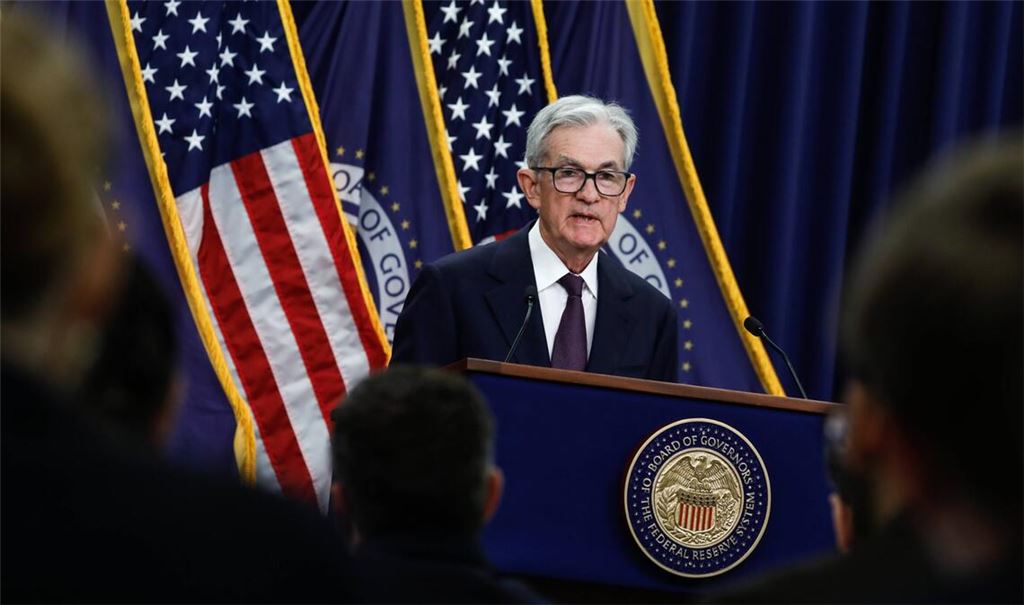 Der nächste Fed-Zinsentscheid steht am 29. Oktober 2025 an. Alle wichtigen Infos zu Termin, Uhrzeit, Prognosen & Auswirkungen für Verbraucher und Anleger.