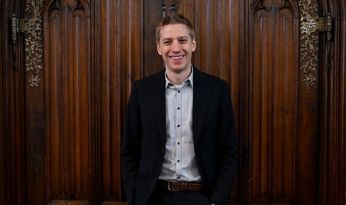 Der neu gewählte Münchner Oberbürgermeister führt die Amtsgeschäfte, weil sein Vorgänger Dieter Reiter krankgeschrieben ist.