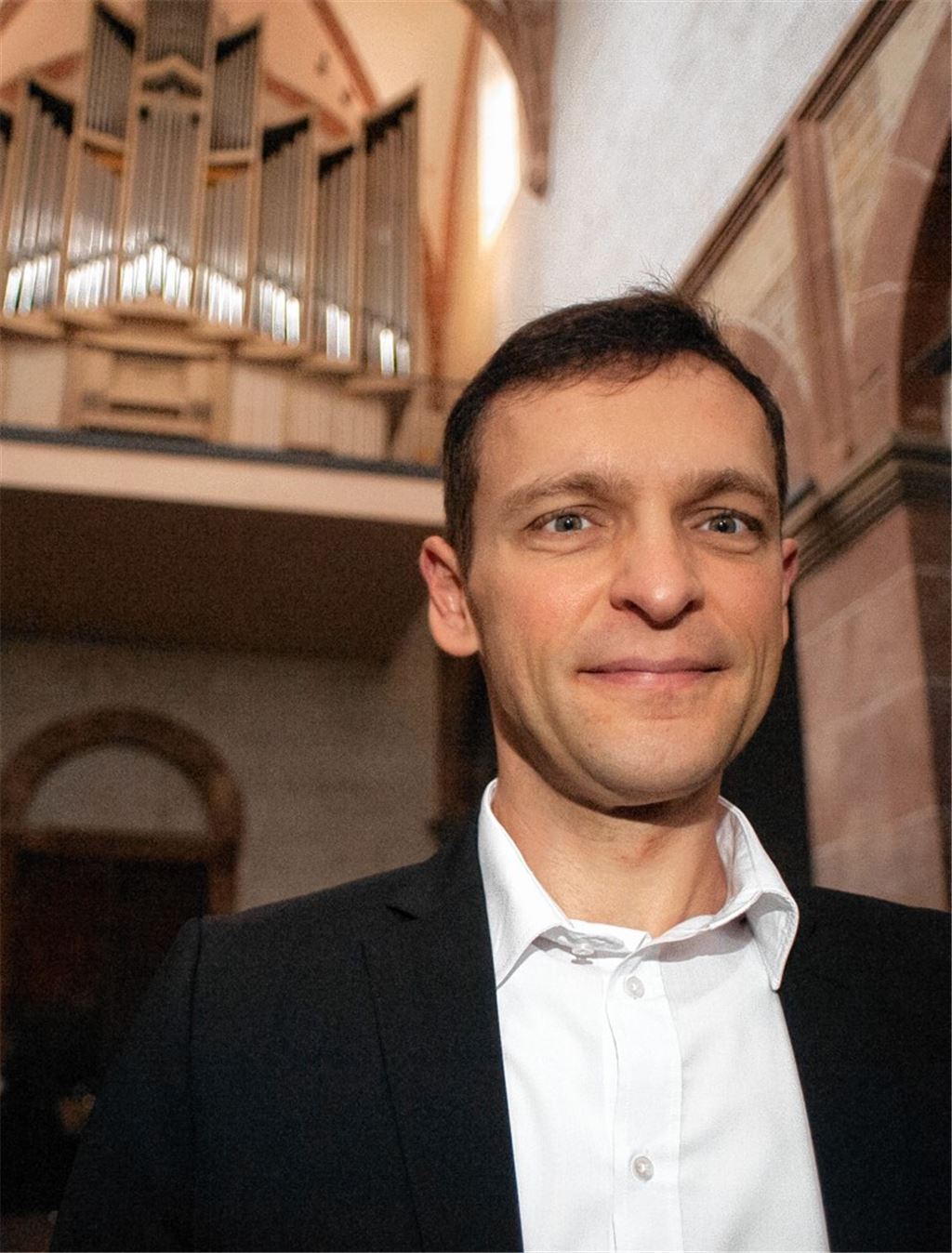 Der Neue auf der Orgelbank