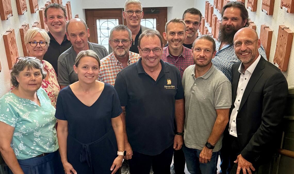 Der neue Gemeinderat, der die kommenden fünf Jahre die Geschicke von Ölbronn-Dürrn gestaltet. Fotos: Goertz