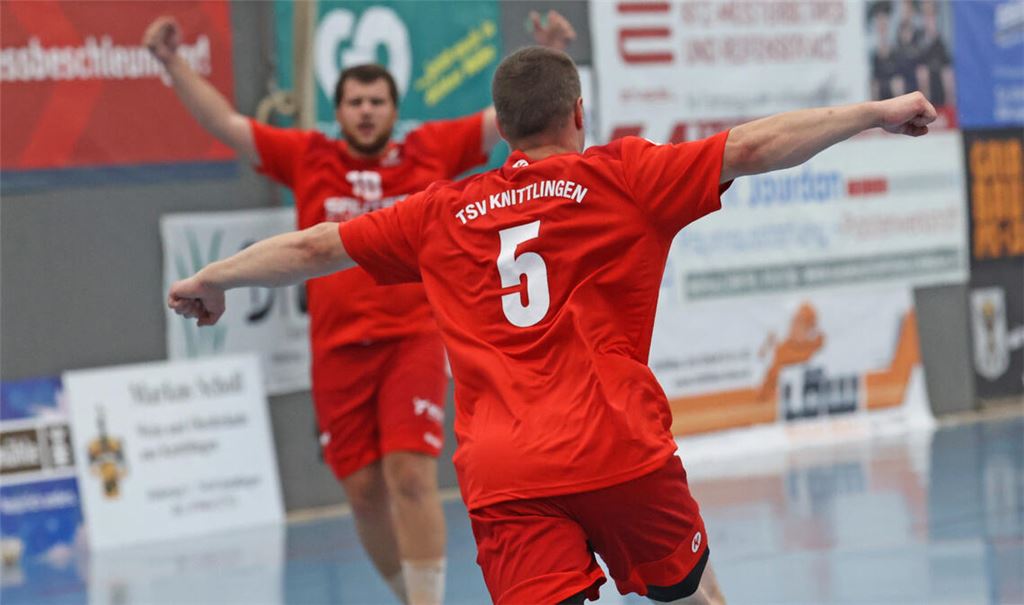 Der neue Spielertrainer Kai Rudolf dreht ab – zehn Toren gehen auf sein Konto beim Auftaktsieg in der Badenliga. Foto: Jürgen Müller