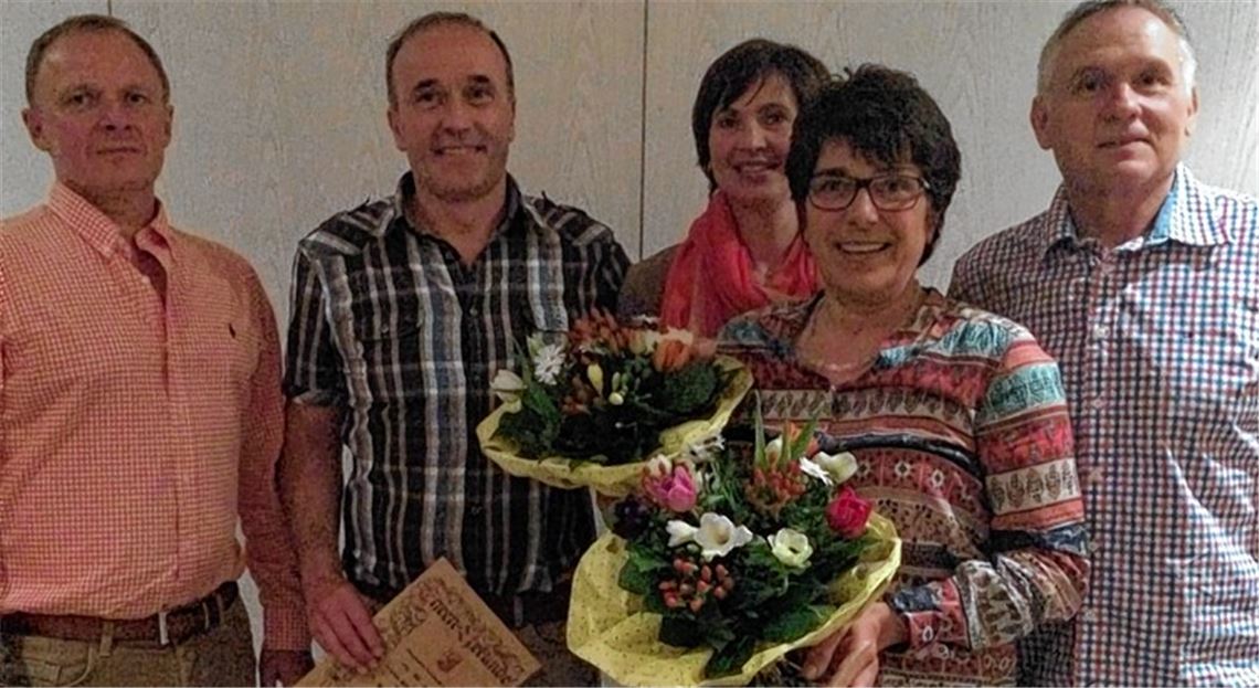 Der neue Vorsitzende Gert Meier ehrt Wolfgang Riede, Andrea. Lindauer, Gabi Riede und Rüdiger Engel (v.li.) Foto: privat
