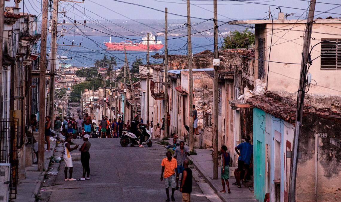 Der russische Öltanker „Anatoli Kolodkin“ legte im Hafen von Matanzas an.