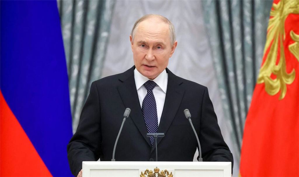 Der russische Präsident Wladimir Putin. Der Kreml will mit neuen finanziellen Anreizen weitere Kämpfer für seinen Krieg in der Ukraine anwerben (Archivfoto).