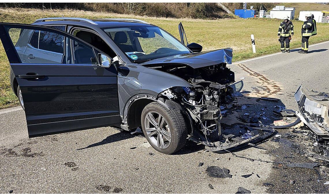 Der stark demolierte Wagen des 68-jährigen Unfallverursachers. Foto: Myroshnichenko