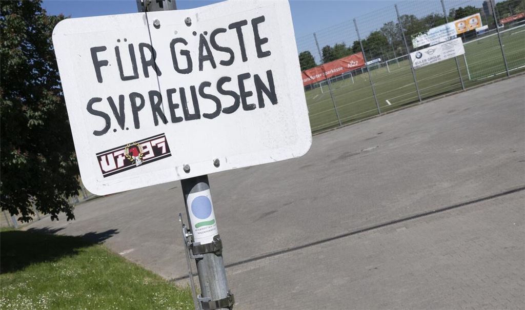 Der tödliche Angriff geschah auf einem Fußballplatz im Frankfurter Stadtteil Eckenheim.