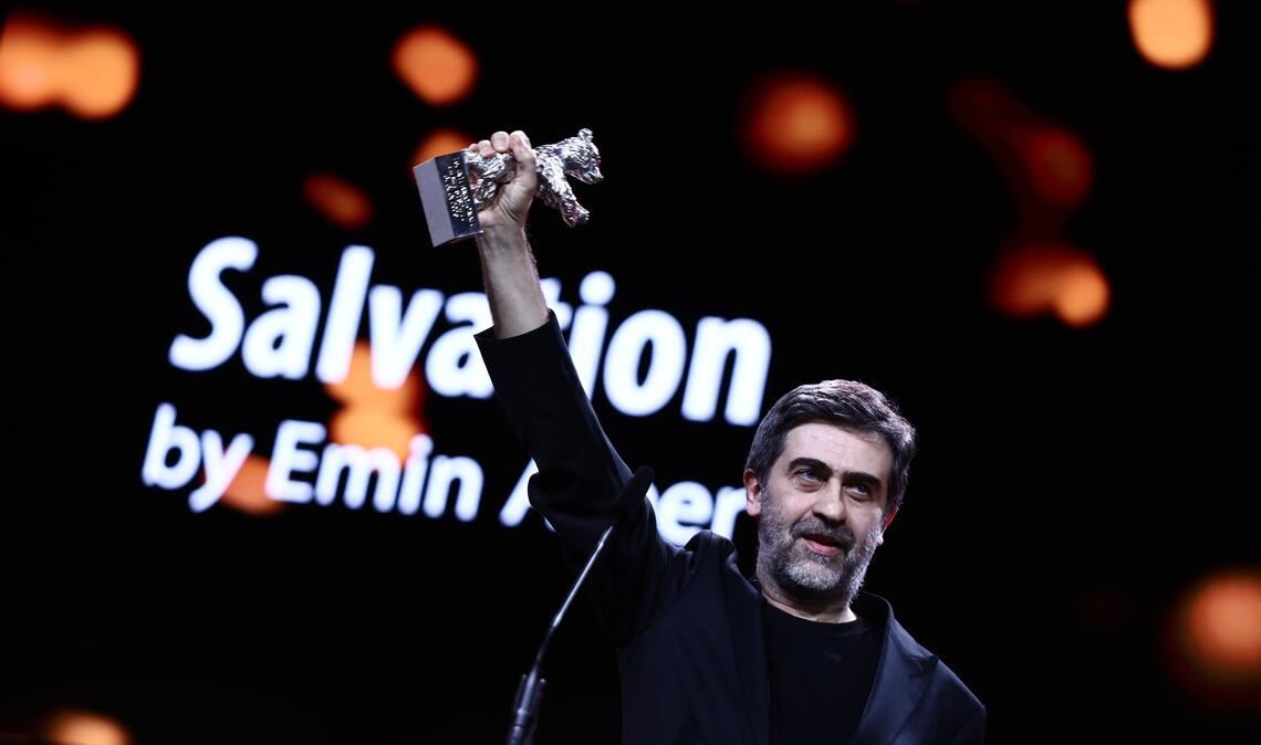 Der türkische Regisseur Emin Alper auf der Bühne.