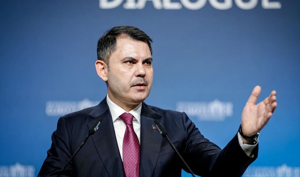 Der türkische Umweltminister Murat Kurum nutzt die Berliner Bühne für einen Appell.