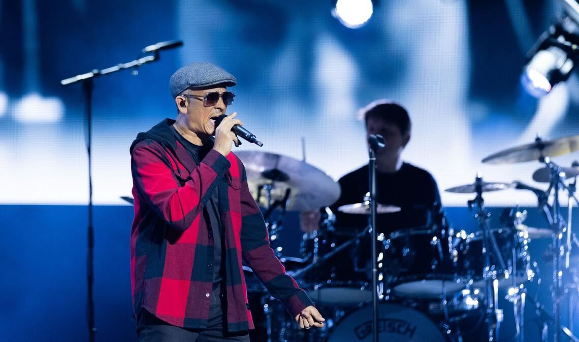 Der umstrittene Soul-Musiker Xavier Naidoo, hat bei einer Demo in Berlin mit Aussagen zu "Menschenfressern" irritiert. (Archivbild)