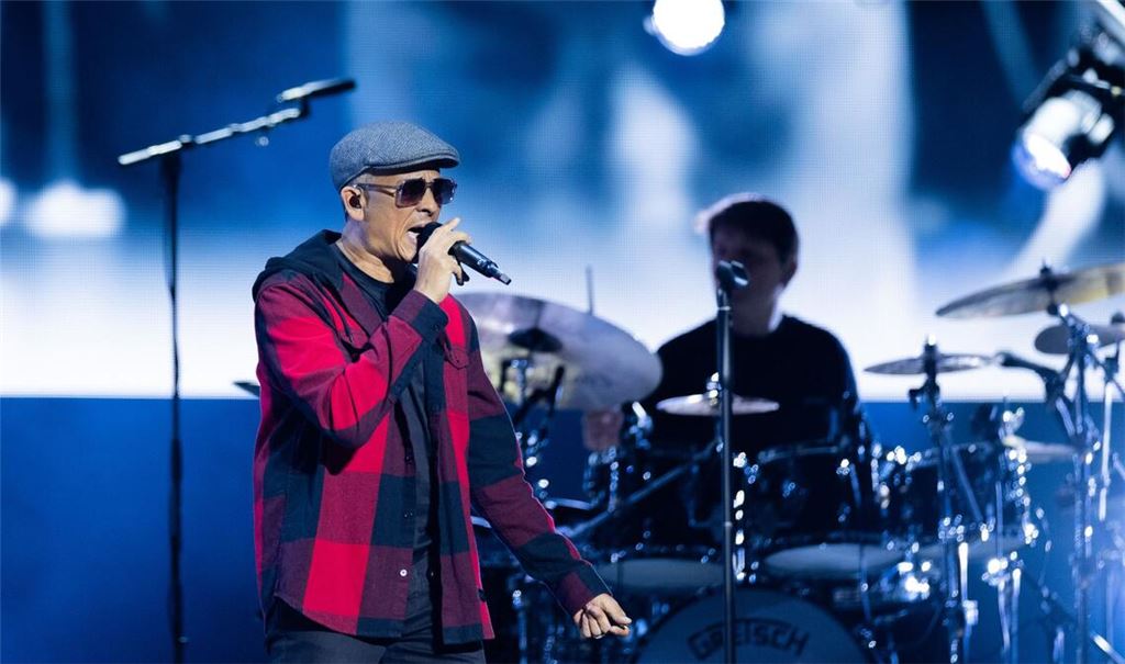 Der umstrittene Soul-Musiker Xavier Naidoo, hat bei einer Demo in Berlin mit Aussagen zu "Menschenfressern" irritiert. (Archivbild)