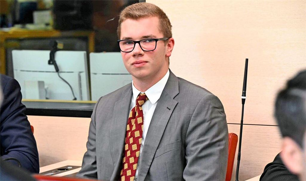 Der umstrittene bayerische AfD-Landtagsabgeordnete Daniel Halemba muss vor Gericht. (Archivbild)