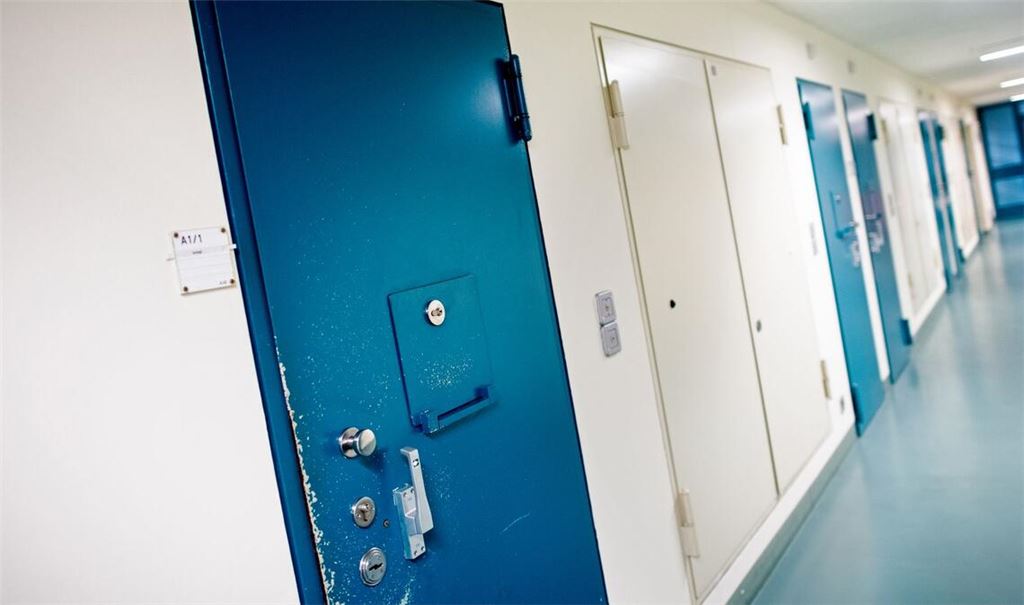 Der verurteilte Serienmörder Niels Högel sitzt seit dem Jahr 2009 im Gefängnis und wird dort viele weitere Jahre verbringen. (Symbolbild)