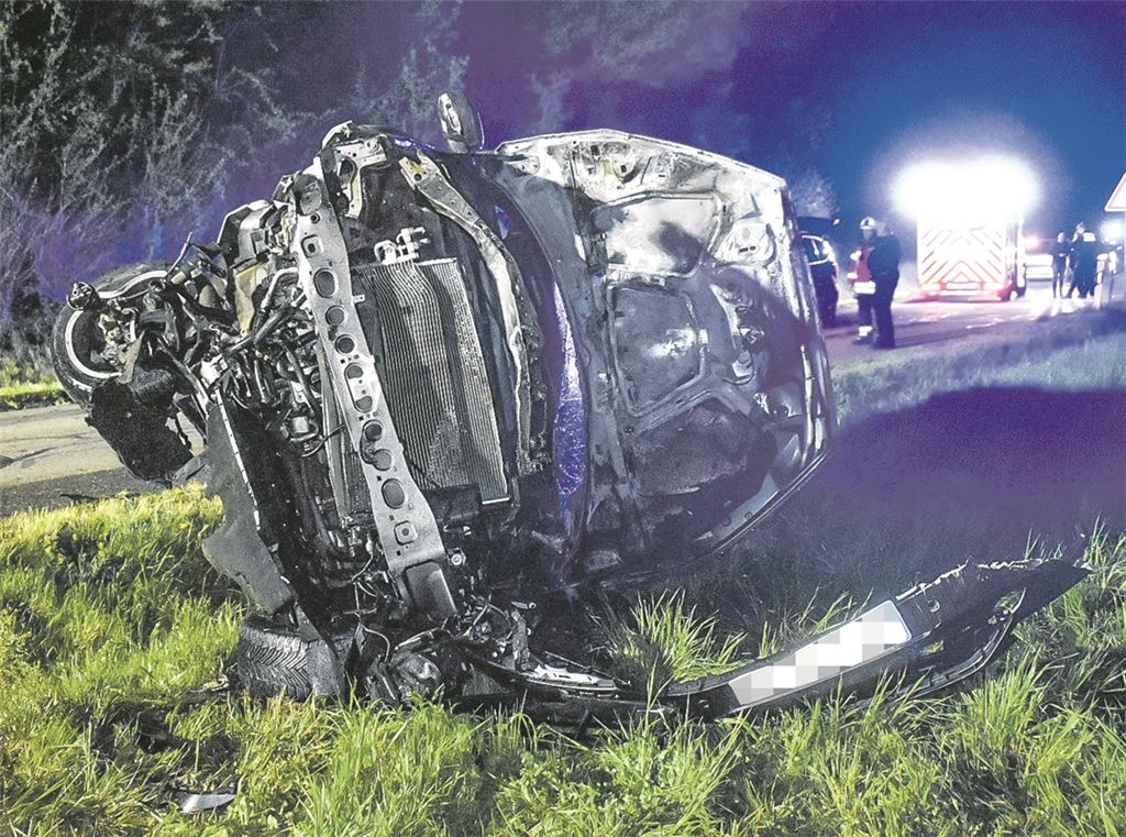Der vollständig demolierte und ausgebrannte Ford des 20-Jährigen. Foto: Myroshnichenko