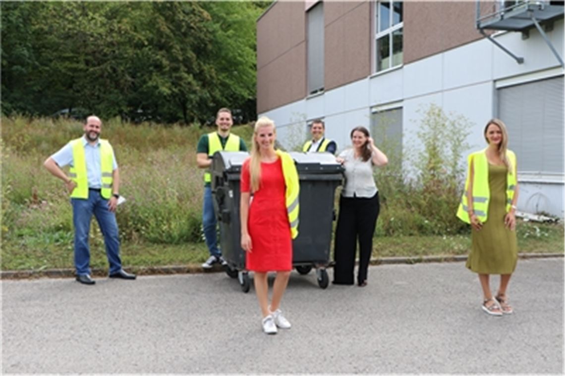 Der weltweit von den Wirtschaftsjunioren initiierte World Cleanup Day fand im vergangenen Jahr erstmalig im Enzkreis statt. Hier haben die Wirtschaftsjunioren Hand in Hand mit dem Mühlacker Tagblatt gearbeitet, unterstützt unter anderem von der Allianz-Generalvertrerung um Bernd Schaßberger. Foto: Willimek