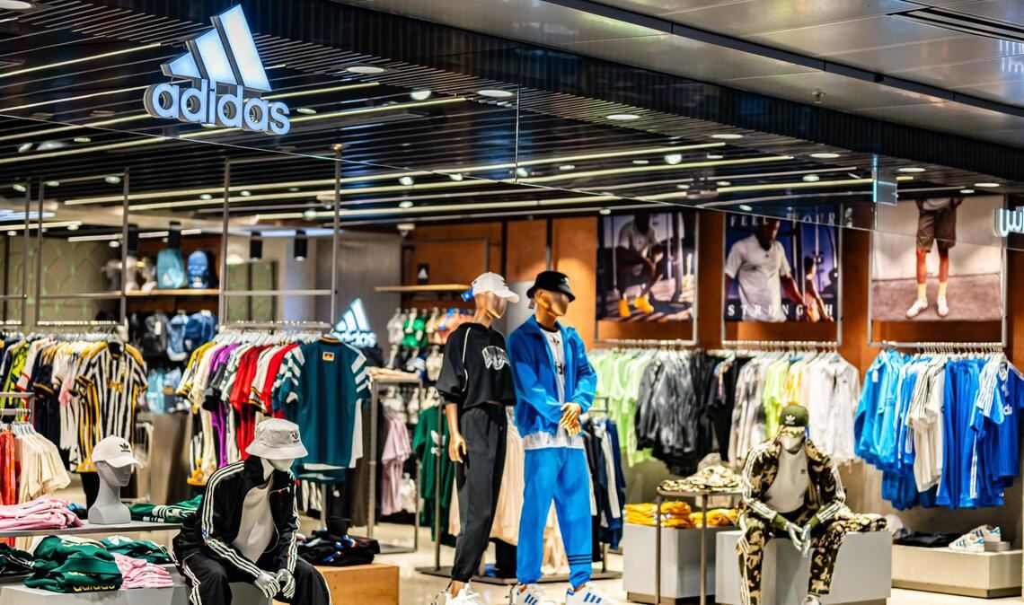 Derzeit ist Adidas mit großem Abstand der Sportartikelhersteller Nummer eins in Deutschland – bleibt das so?