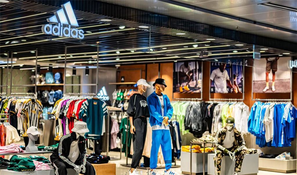 Derzeit ist Adidas mit großem Abstand der Sportartikelhersteller Nummer eins in Deutschland – bleibt das so?