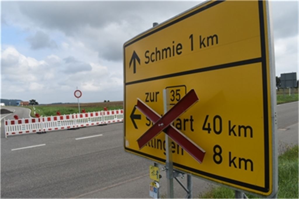 Derzeit wird – wenn es die Witterung zulässt – zwischen Schmie und Maulbronn gearbeitet. Die Fräsarbeiten waren teils aufwendiger als gedacht. Mehr Material musste abgetragen und abgefahren werden. Fotos: Myroshnichenko