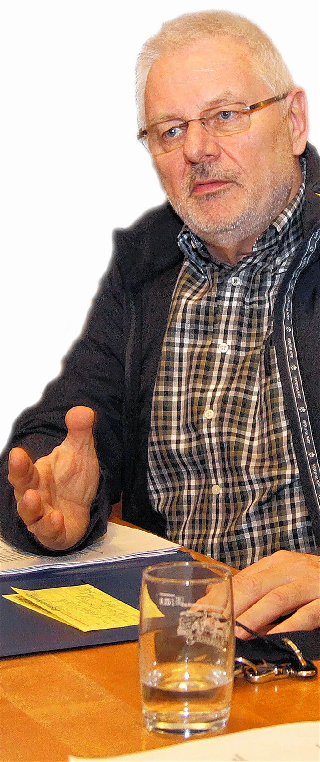 Deutliches Signal neun Tage vor der Wahl: Hans-Dieter Schäfer tritt nach 25 Jahren als erster Bürgermeister-Stellvertreter der Gemeinde Sternenfels zurück.