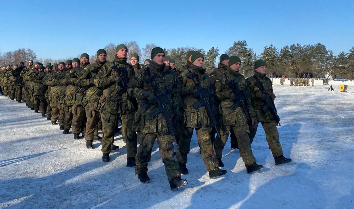 Deutsche Soldaten marschieren in Formation beim Übergabeappell (Archivbild).