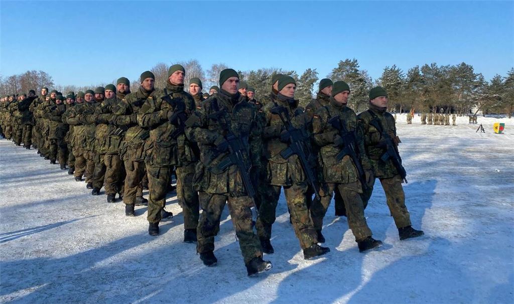 Deutsche Soldaten marschieren in Formation beim Übergabeappell (Archivbild).